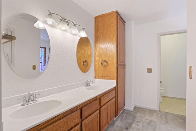 277 Garden Circle Dr, Manteca, CA 95336