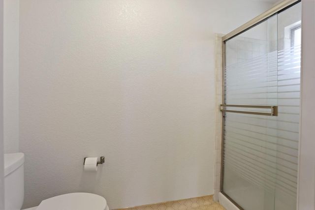 277 Garden Circle Dr, Manteca, CA 95336