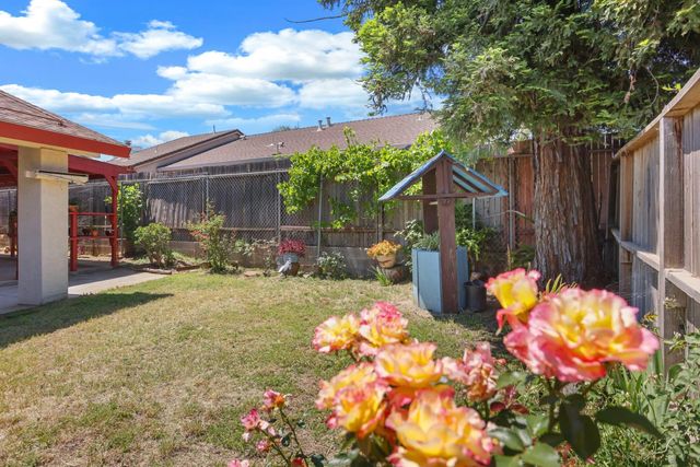 277 Garden Circle Dr, Manteca, CA 95336