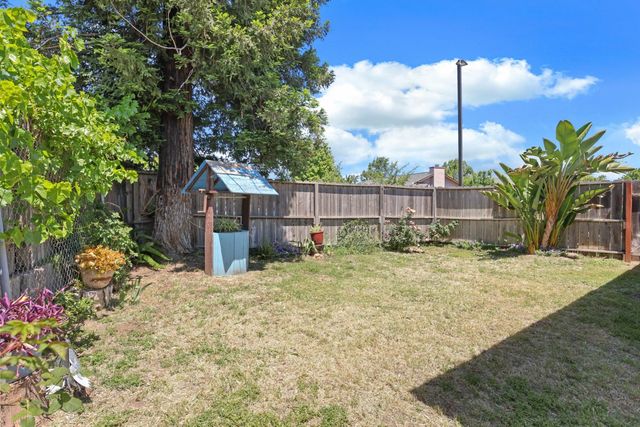 277 Garden Circle Dr, Manteca, CA 95336