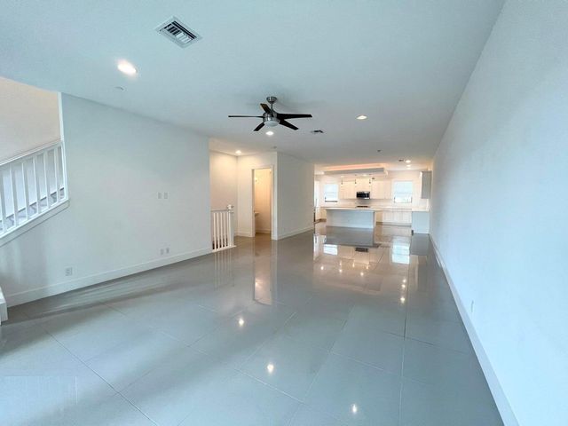 4079 Faraday Way, Palm Beach Gardens, FL 33418