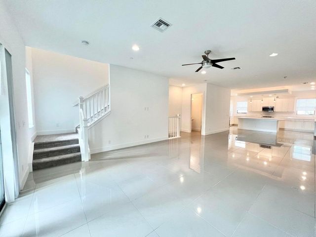 4079 Faraday Way, Palm Beach Gardens, FL 33418