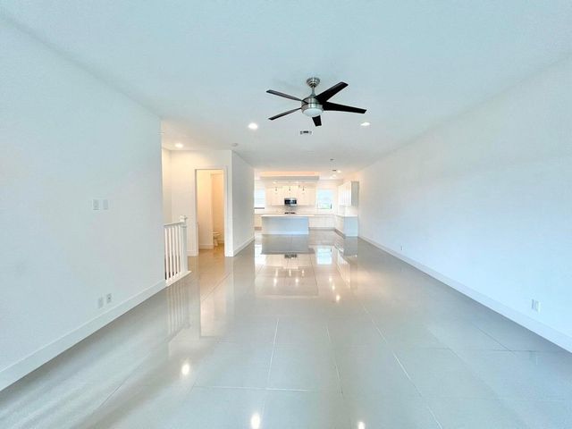 4079 Faraday Way, Palm Beach Gardens, FL 33418