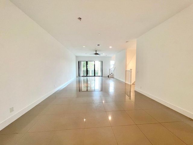 4079 Faraday Way, Palm Beach Gardens, FL 33418