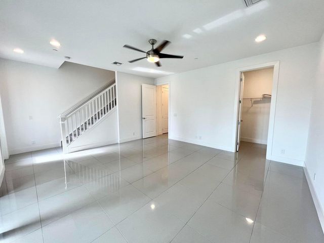 4079 Faraday Way, Palm Beach Gardens, FL 33418