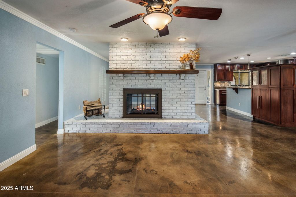 852 W CARIBBEAN Lane, Phoenix, AZ 85023 — photo 2