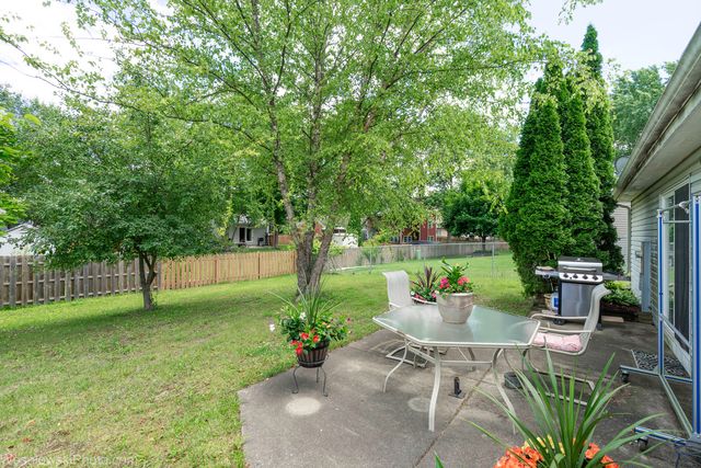 886 Quincy Court, Island Lake, IL 60042