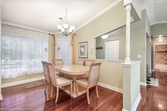886 Quincy Court, Island Lake, IL 60042