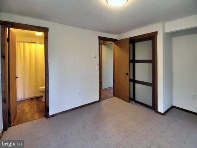 63 FAIRWAY DR, Basye, VA 22810