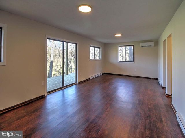 63 FAIRWAY DR, Basye, VA 22810