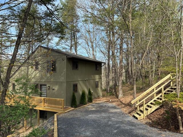 63 FAIRWAY DR, Basye, VA 22810