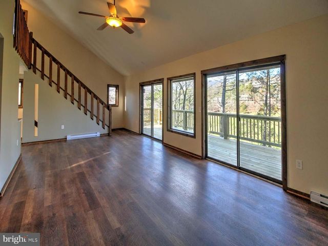 63 FAIRWAY DR, Basye, VA 22810