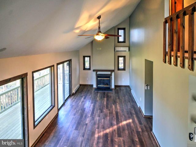 63 FAIRWAY DR, Basye, VA 22810