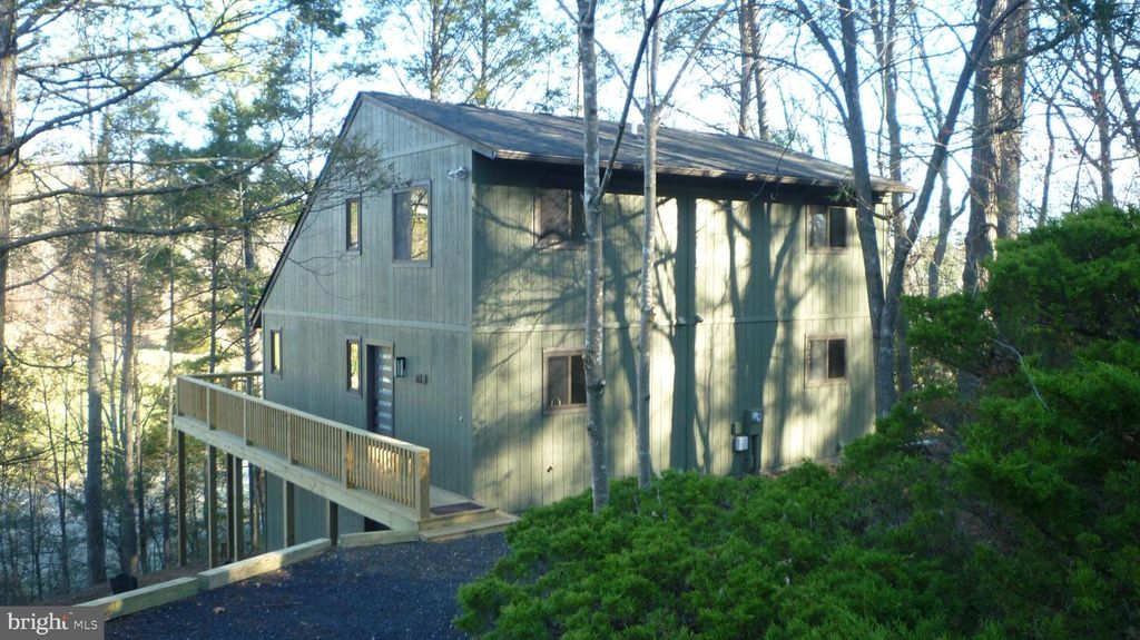 63 FAIRWAY DR, Basye, VA 22810