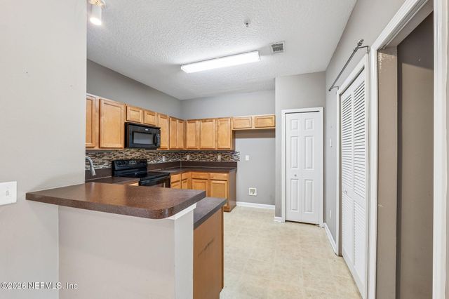 3671 KIRKPATRICK Circle 15-2, Jacksonville, FL 32210