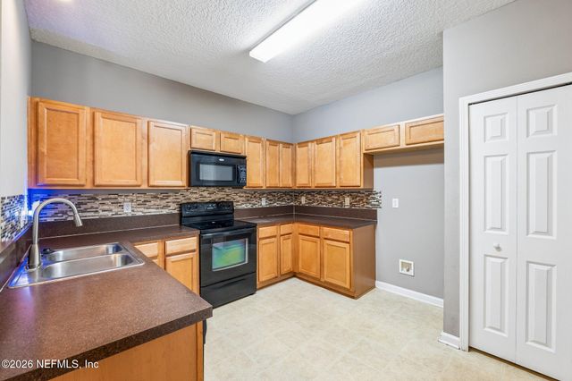 3671 KIRKPATRICK Circle 15-2, Jacksonville, FL 32210