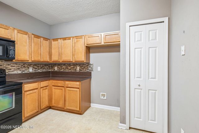3671 KIRKPATRICK Circle 15-2, Jacksonville, FL 32210