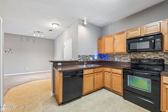 3671 KIRKPATRICK Circle 15-2, Jacksonville, FL 32210