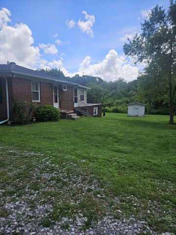 1490 S Long Creek Rd, Lafayette, TN 37083