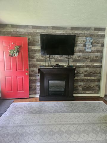 1490 S Long Creek Rd, Lafayette, TN 37083