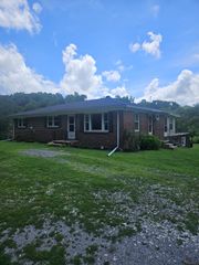 1490 S Long Creek Rd, Lafayette, TN 37083