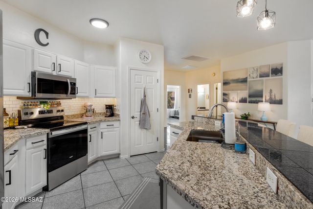 6795 S Avenida Del Abrazo, Tucson, AZ 85756