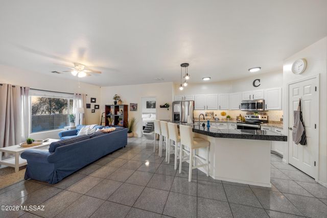 6795 S Avenida Del Abrazo, Tucson, AZ 85756