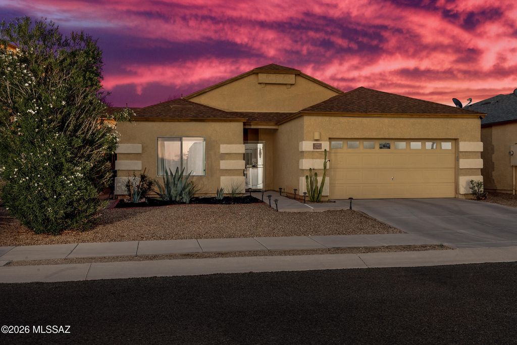 6795 S Avenida Del Abrazo, Tucson, AZ 85756