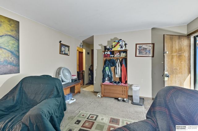 7518 Blondo Street, Omaha, NE 68134