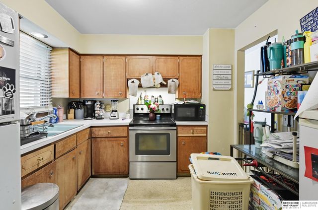 7518 Blondo Street, Omaha, NE 68134