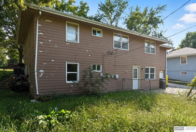 7518 Blondo Street, Omaha, NE 68134