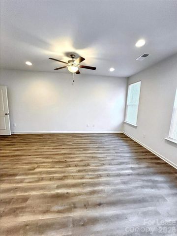2026 Mcdonald Drive, Charlotte, NC 28216
