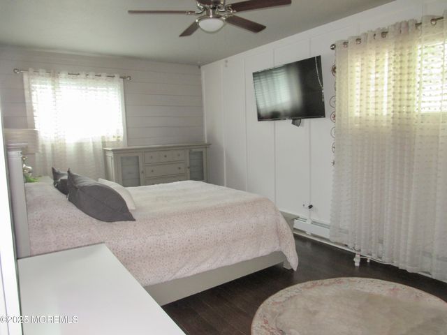 59 Sun Valley Road, Toms River, NJ 08755