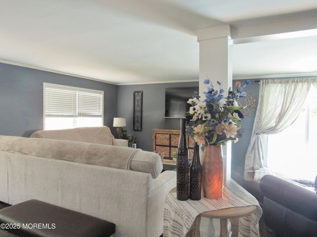 59 Sun Valley Road, Toms River, NJ 08755