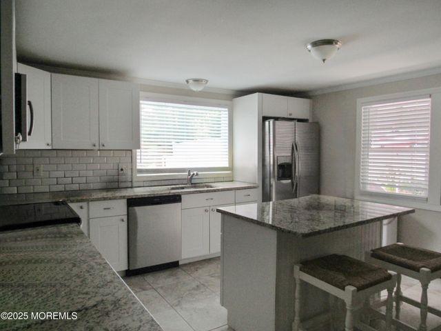 59 Sun Valley Road, Toms River, NJ 08755