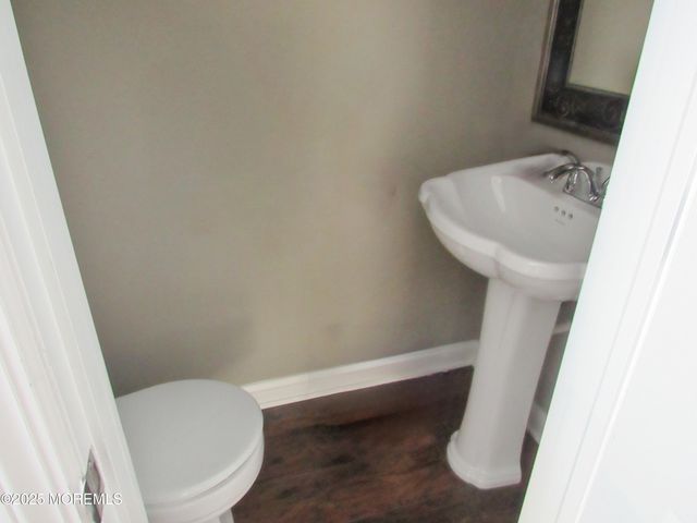 59 Sun Valley Road, Toms River, NJ 08755