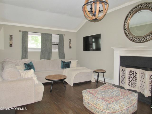 59 Sun Valley Road, Toms River, NJ 08755