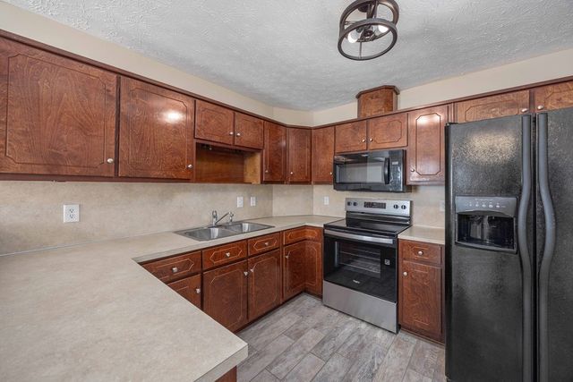 66 Brentwood Drive, Phenix City, AL 36869