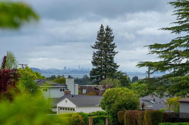 606 Yale Drive, San Mateo, CA 94402