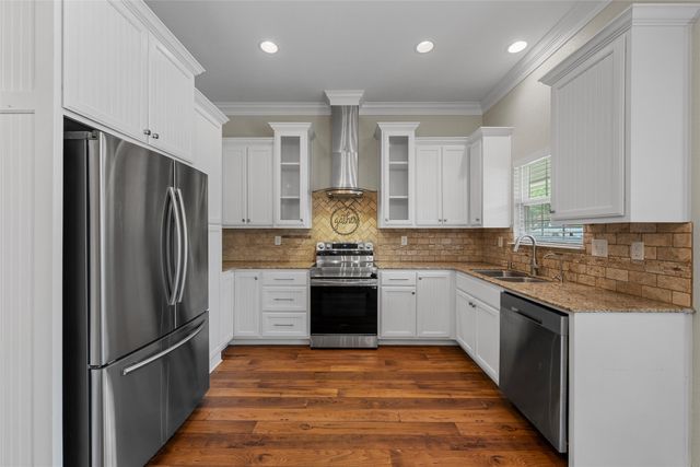 8224 Forest Ridge Drive, Woodway, TX 76712