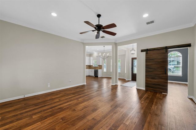 8224 Forest Ridge Drive, Woodway, TX 76712