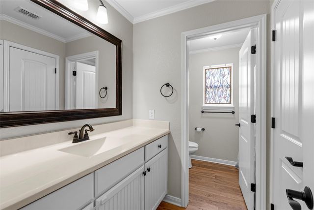 8224 Forest Ridge Drive, Woodway, TX 76712