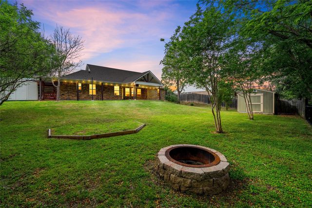8224 Forest Ridge Drive, Woodway, TX 76712