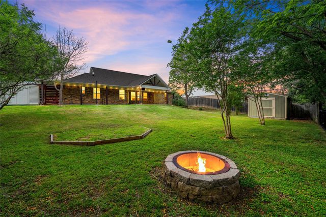 8224 Forest Ridge Drive, Woodway, TX 76712