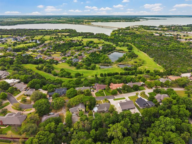 8224 Forest Ridge Drive, Woodway, TX 76712