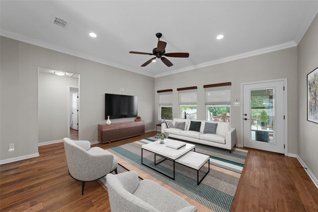 8224 Forest Ridge Drive, Woodway, TX 76712