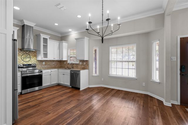 8224 Forest Ridge Drive, Woodway, TX 76712