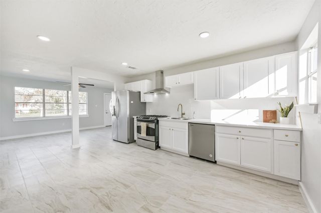 3305 Stallings Drive, Houston, TX 77088