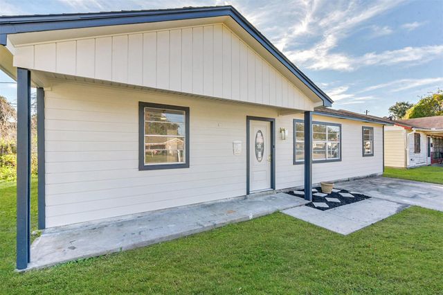 3305 Stallings Drive, Houston, TX 77088