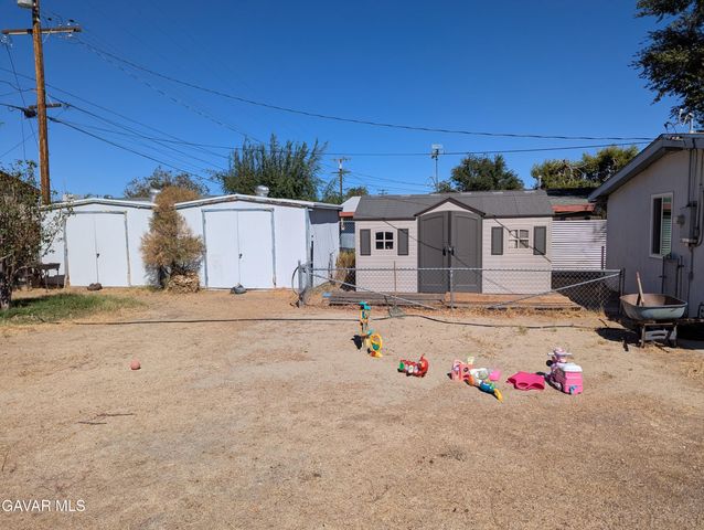 38457 Glenbush Avenue, Palmdale, CA 93550